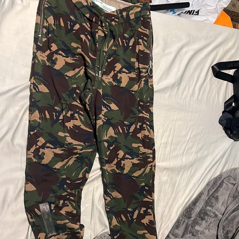 Authentic - Offwhite sweats